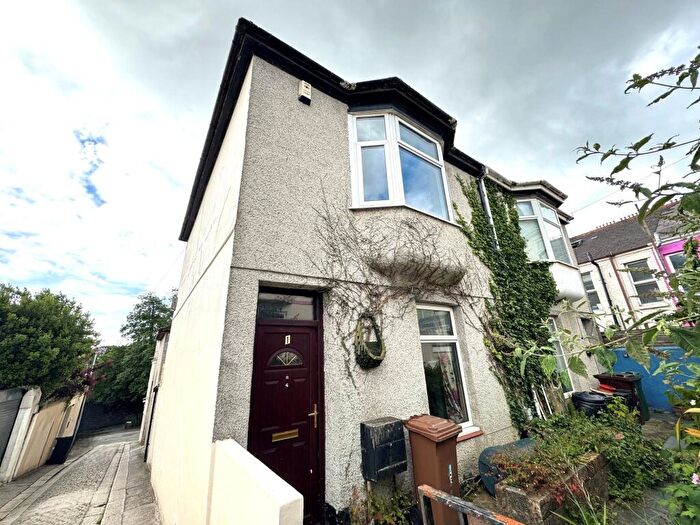 2 Bedroom End Of Terrace House To Rent In Ladywell Avenue, Plymouth, PL4