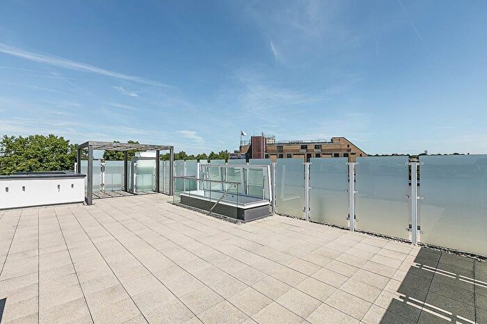 2 Bedroom Flat For Sale In Holland Park Avenue, Holland Park, W11