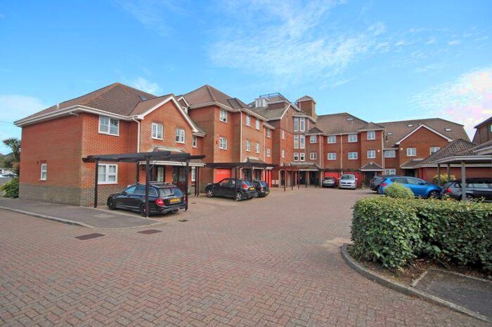 4 Bedroom Town House To Rent In First Marine Avenue, New Milton, BH25