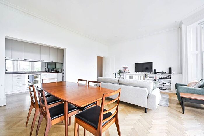 3 Bedroom Flat To Rent In Trebovir Road, Earls Court, London, SW5