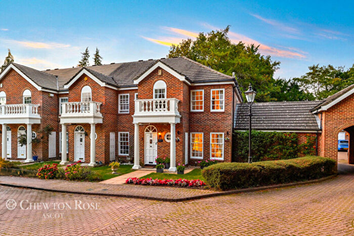 3 Bedroom End Of Terrace House For Sale In Shenstone Park, Ascot, SL5