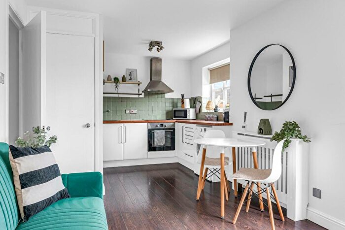 1 Bedroom Apartment For Sale In Tamworth Road, Hertford, SG13