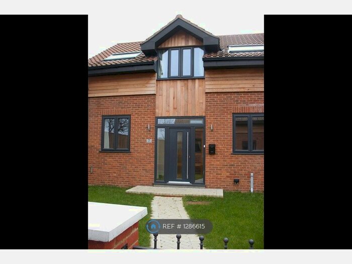 3 Bedroom Terraced House To Rent In Summerlea Court, Basingstoke RG25