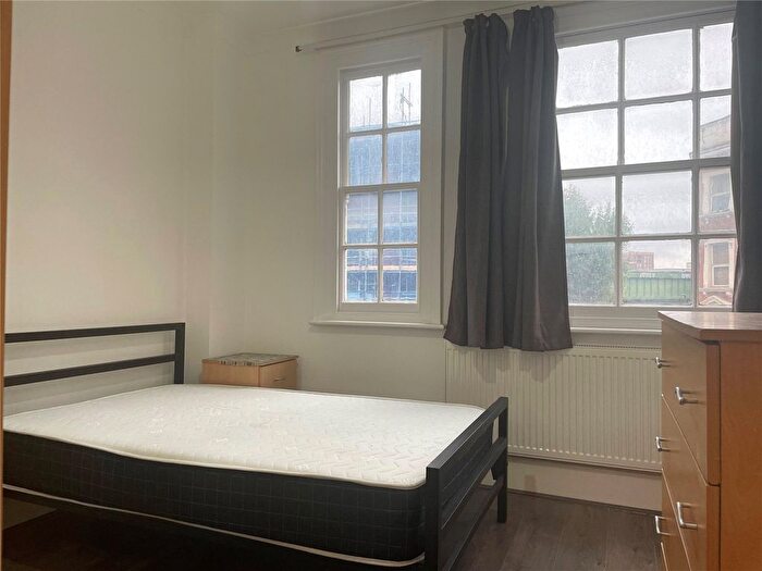 4 Bedroom Flat To Rent In Kilburn High Road, Kilburn, London, NW6