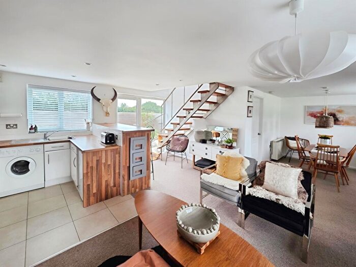 3 Bedroom House To Rent In Meadow Rise, South Creake, South Creake, NR21