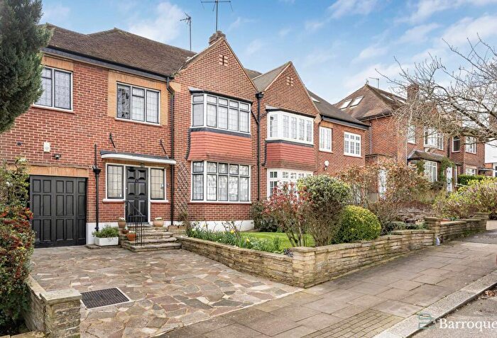 5 Bedroom House For Sale In Arden Road, Finchley, N3