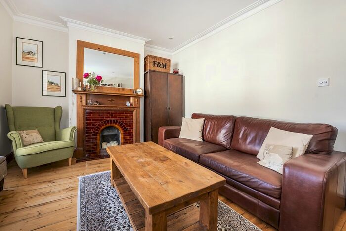 1 Bedroom Flat To Rent In Furness Road, London, SW6
