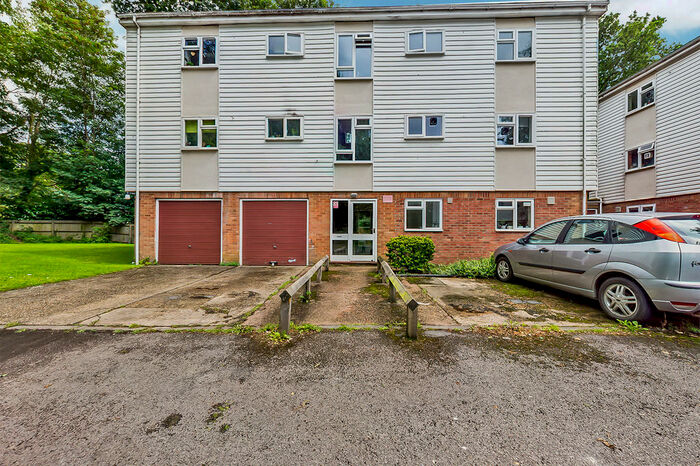 1 Bedroom Flat To Rent In Blackbridge Court, Blackbridge Lane, RH12