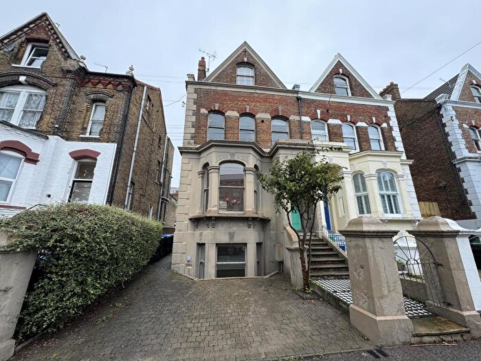 1 Bedroom Apartment To Rent In North Avenue, Ramsgate, CT11