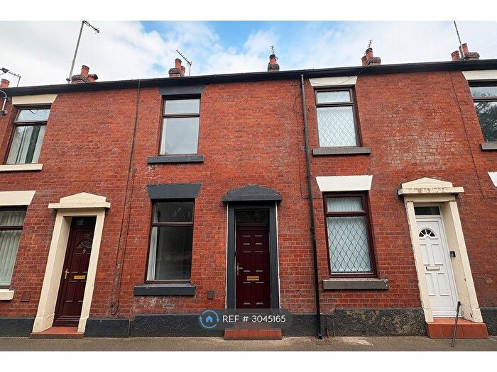 2 Bedroom Terraced House To Rent In Oldham Road, Rochdale, OL16