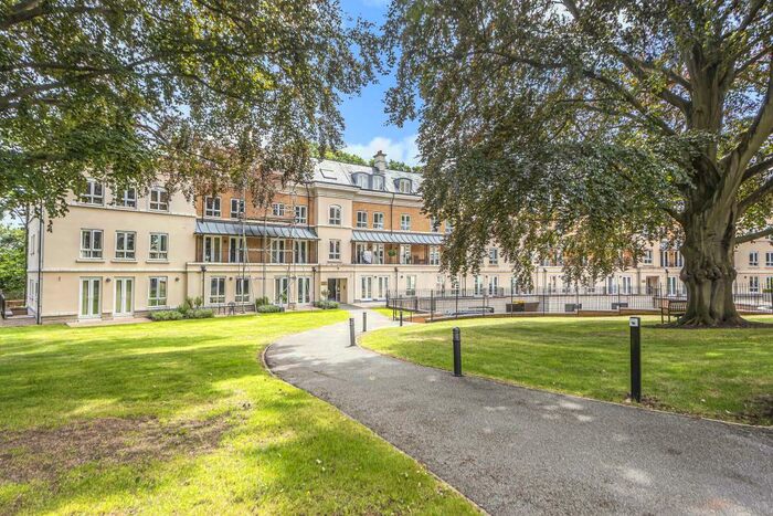 3 Bedroom Apartment To Rent In Woking, Surrey, GU22