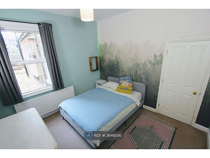 2 Bedroom Flat To Rent In Kingswood Road, London, SW2