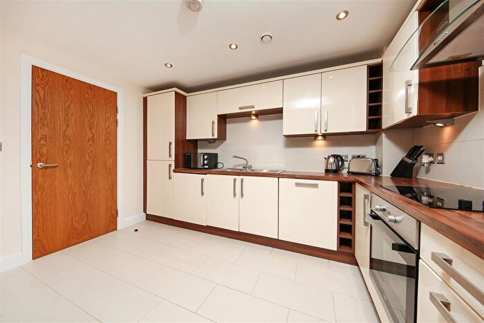 2 Bedroom Flat For Sale In Hall View, Bradbury Place, Chatsworth Road, Chesterfield, S40