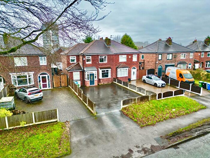 4 Bedroom Semi-Detached House For Sale In Manor Avenue, Sale, Greater Manchester, M33