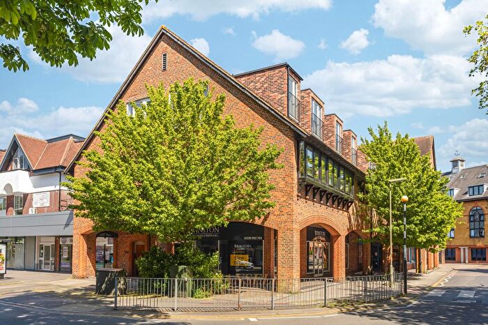2 Bedroom Flat For Sale In Victoria Road, Horley, RH6
