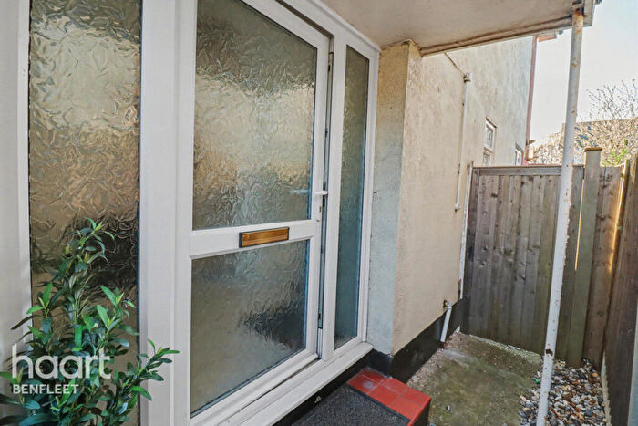 3 Bedroom Detached House For Sale In Furtherwick Road, Canvey Island, SS8