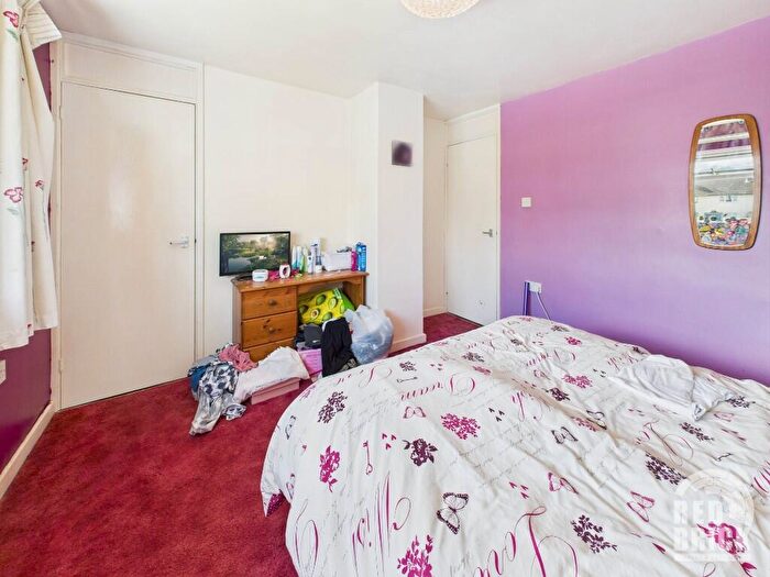 3 Bedroom Terraced House For Sale In Adkinson Avenue, Rugby, Warwickshire, CV22