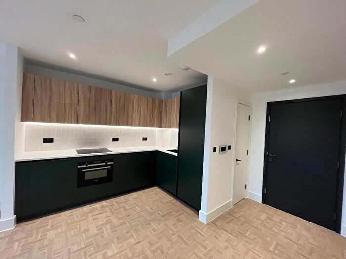 1 Bedroom Flat To Rent In Monarch Square, London, , [Ref: Bp], SW11