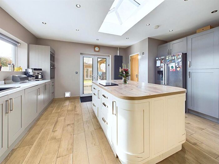 3 Bedroom End Of Terrace House For Sale In Sandyleaze, Longlevens, Gloucester, GL2