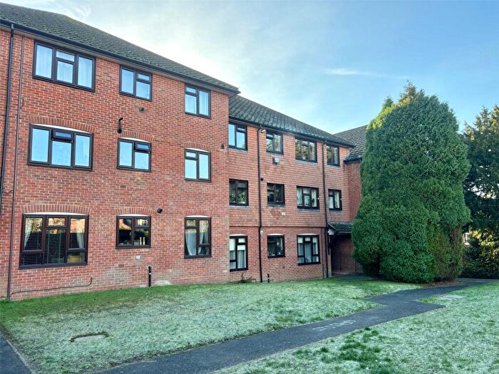 1 Bedroom Flat To Rent In Clockhouse Road, Farnborough, Hampshire, GU14