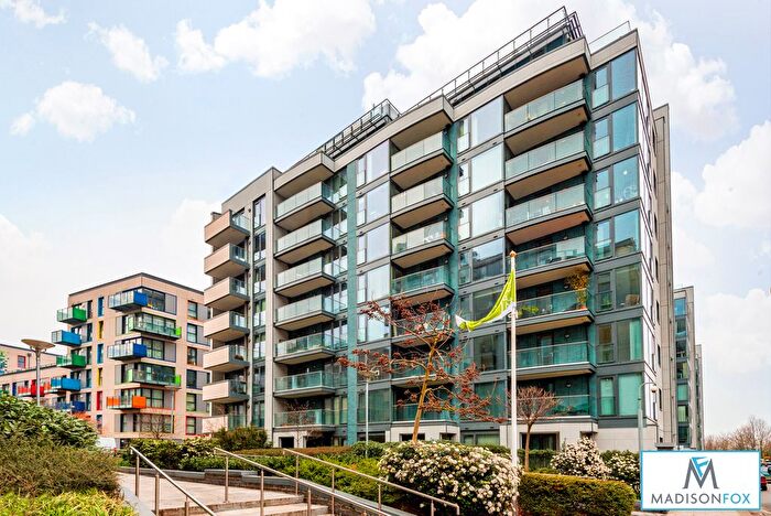 3 Bedroom Flat To Rent In Waterside Way, London, Greater London, N17