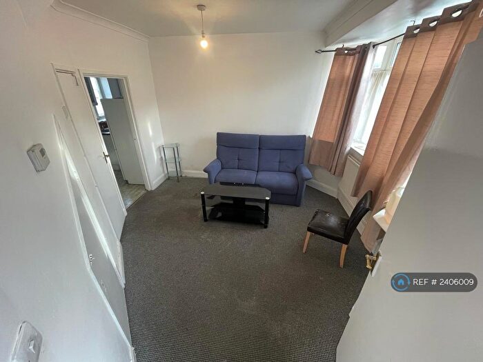 2 Bedroom Terraced House To Rent In Campbell Road, Oxford, OX4