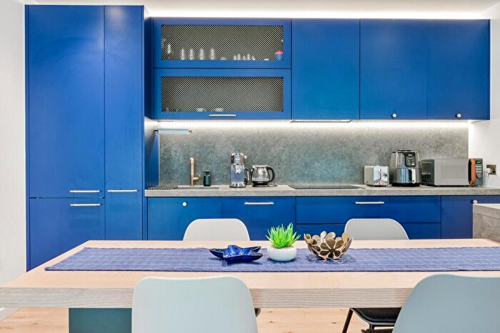 2 Bedroom Apartment To Rent In Rendel House, Goodluck Hope, London, E14