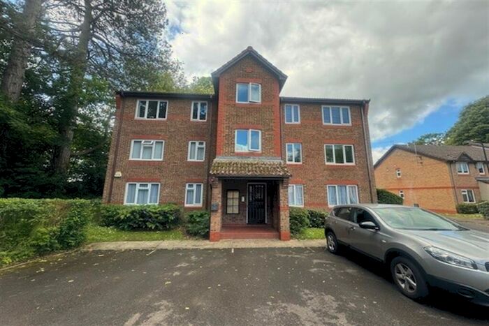 2 Bedroom Apartment To Rent In Nutfield Court, Maybush, SO16