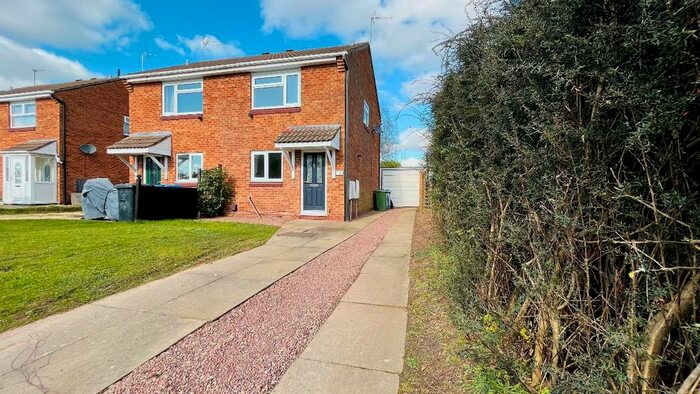 2 Bedroom Semi-Detached House To Rent In Melrose Drive, Perton, Wolverhampton, WV6