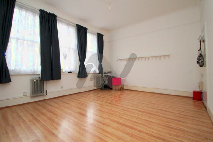 1 Bedroom Flat To Rent In Broadway Parade, London, N8