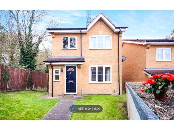 3 Bedroom Detached House To Rent In Morlais, Emmer Green, Reading, RG4