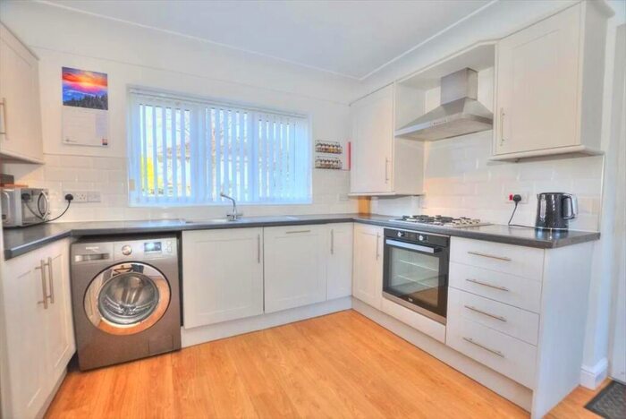 3 Bedroom Semi-Detached House To Rent In Malden Hill, KT3