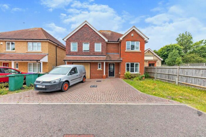 5 Bedroom Detached House To Rent In Coolinge Lane, Folkestone, CT20