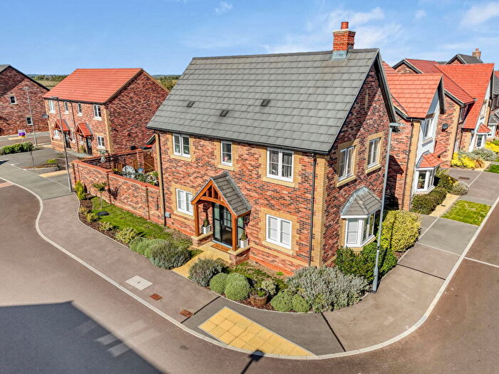 3 Bedroom Detached House For Sale In Denton Drive, Hanslope, MK19