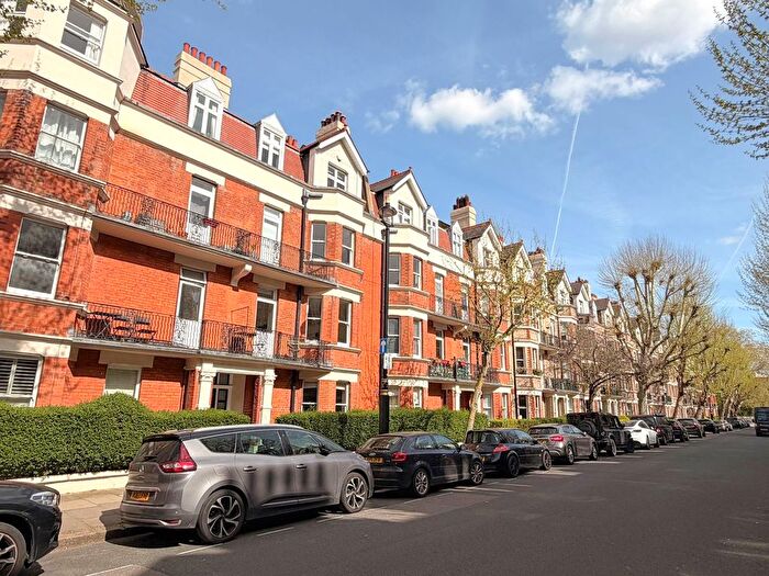 3 Bedroom Flat To Rent In Castellain Road, Maida Vale, London, W9