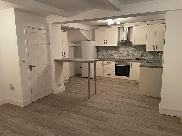 3 Bedroom House To Rent In School Road, Billericay, CM12