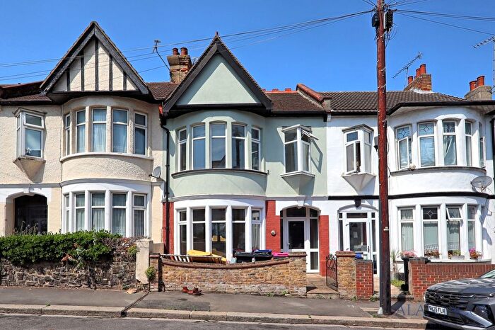 3 Bedroom Terraced House For Sale In Beedell Avenue, Essex, SS0