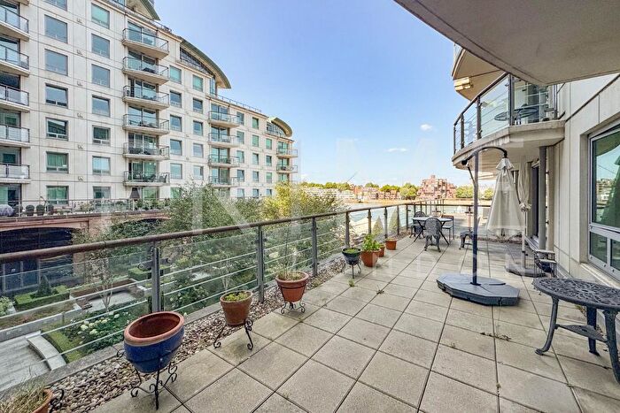 2 Bedroom Flat For Sale In Flagstaff House, St George Wharf, Vauxhall, SW8
