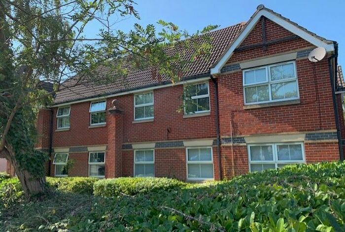 2 Bedroom Flat To Rent In Bournemouth Road, Chandler's Ford, Eastleigh, SO53