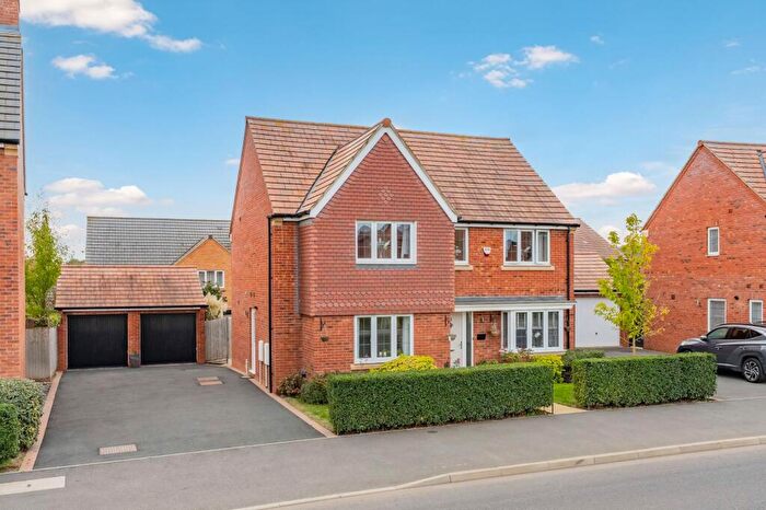 4 Bedroom Detached House For Sale In Airfield Road, Market Harborough, LE16
