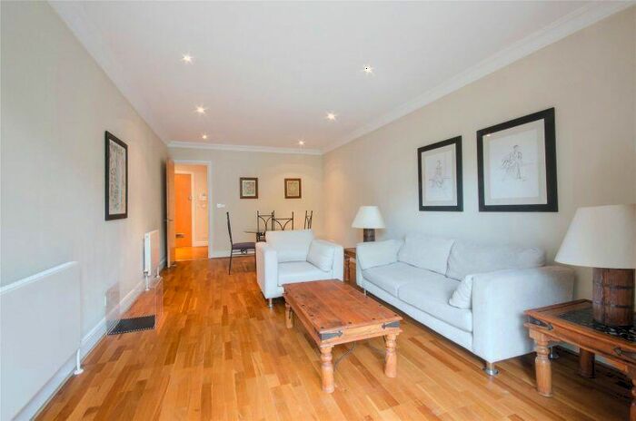 1 Bedroom Apartment To Rent In Swan Court, St Katherine Docks, London, E1W