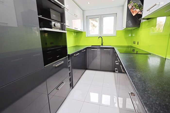 2 Bedroom Flat To Rent In A Wimborne Road, Bournemouth, BH2