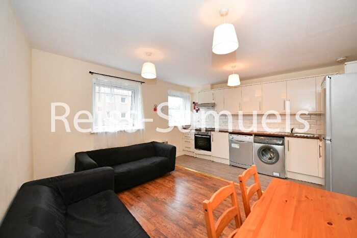 5 Bedroom Town House To Rent In Cyclops Mews, Canary Wharf, London, E14
