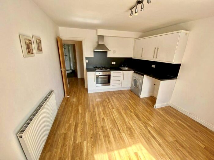 1 Bedroom Flat To Rent In Dodworth Road, Barnsley, S70