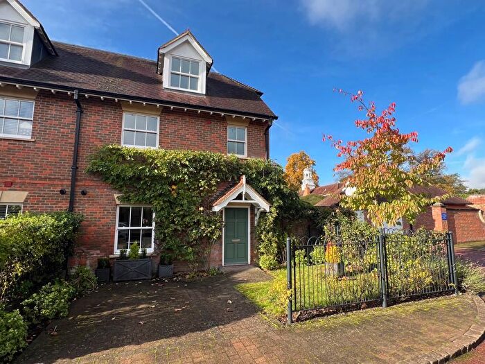 3 Bedroom End Of Terrace House To Rent In Wethered Park, Marlow, SL7
