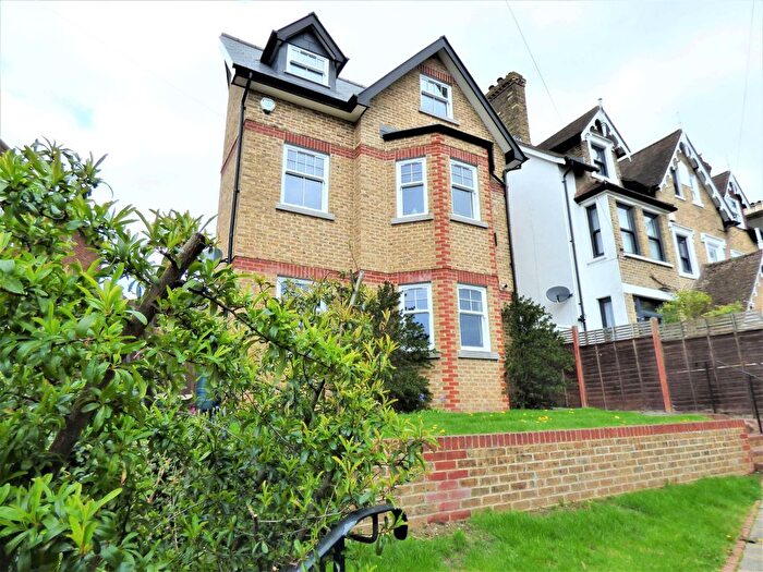 4 Bedroom Detached House To Rent In Kingston Road, Leatherhead, KT22