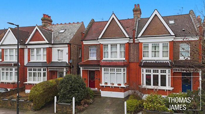2 Bedroom Flat For Sale In Old Park Road, London, N13