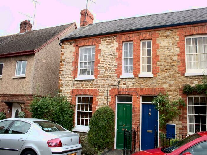 2 Bedroom Cottage To Rent In High Street, Collingtree, Northampton, NN4