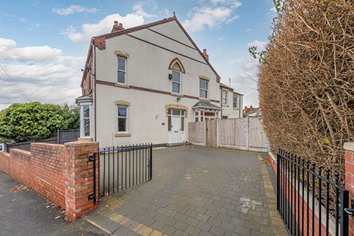 3 Bedroom Semi Detached House For Sale In Collis Street, Amblecote, Stourbridge, DY8