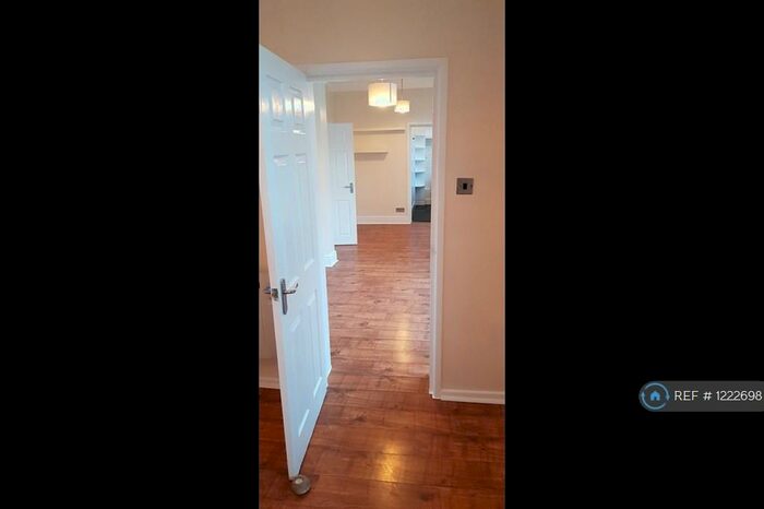 1 Bedroom Flat To Rent In Talbot Court, Southampton, SO14